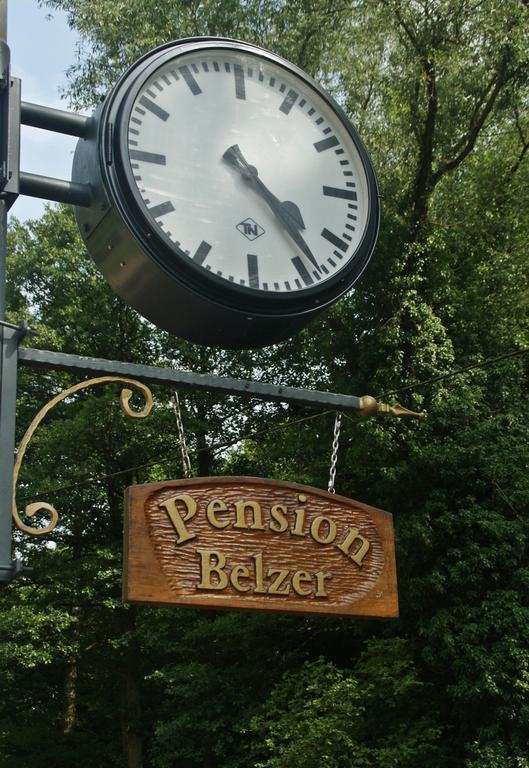 Pension Belzer Boppard Buitenkant foto